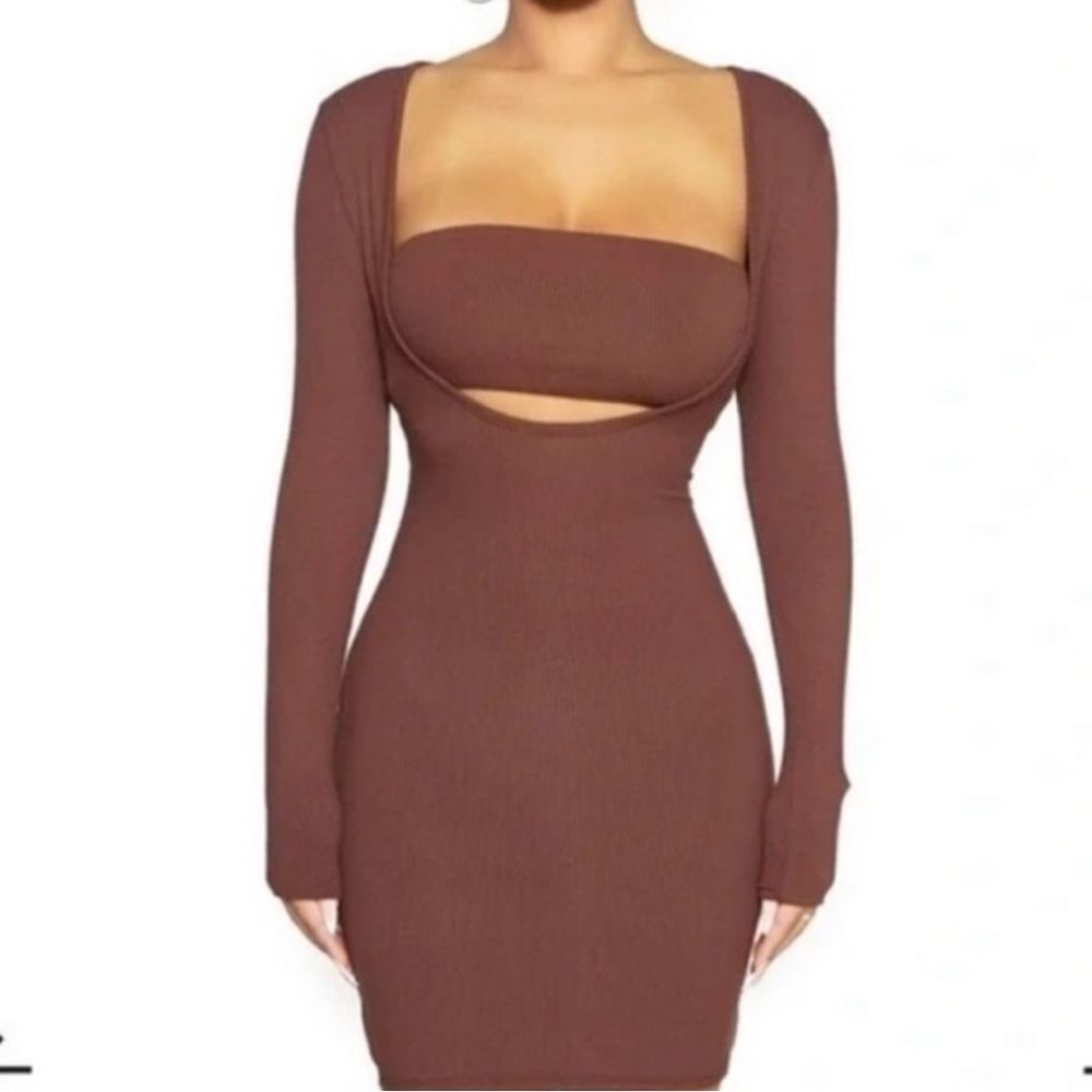 Naked Wardrobe Women's Chocolate Sculpt V-Neck Midi Dress‎